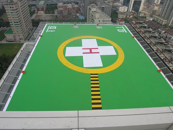屋顶直升机停机坪需要建多大面积周边安全距离要多少